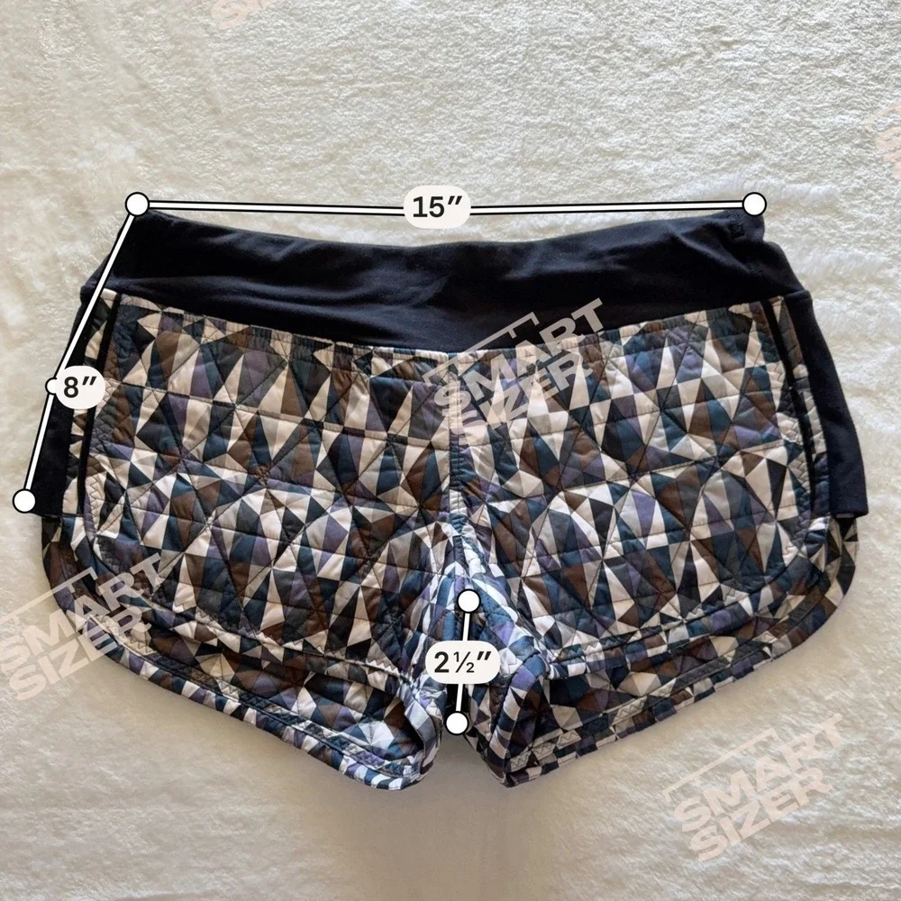 Lululemon Hot Cheeks Quilted‎ Shorts Stained Glass Love Neutral Blush Black SZ 8